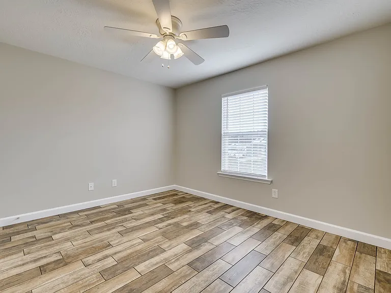 219 Lynbrook Way — Photo 23
