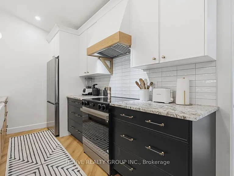 21 McGill Pl #MAIN — Photo 9