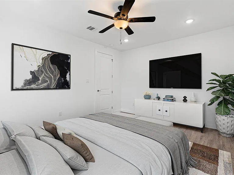 8001 Talton St #B — Photo 11