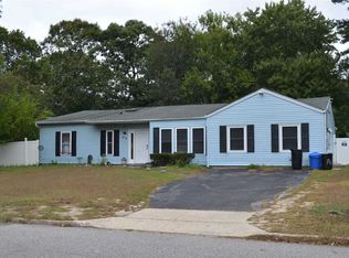 43 Northridge Dr, Coram, NY 11727