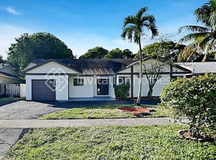 9664 Carousel Cir S, Boca Raton, FL 33434