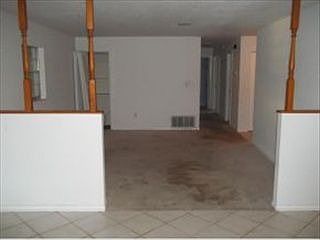 4th image of 548 Gardenia Cir
