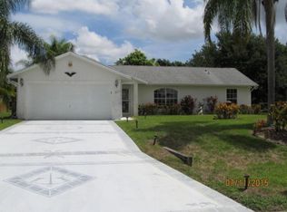 425 SW Cherryhill Rd, Port Saint Lucie, FL 34953