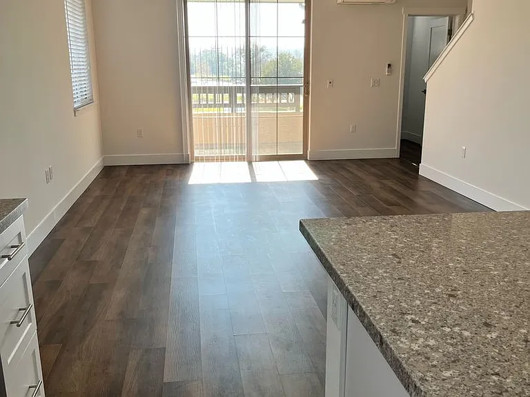 Emerald Ridge Apartments — Photo 35