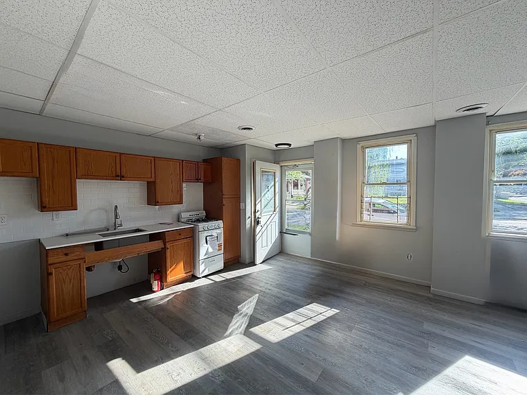 336 East St — Photo 4