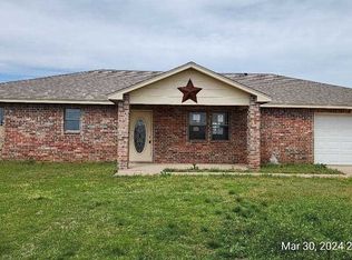 23027 E 1647th Rd, Snyder, OK 73566