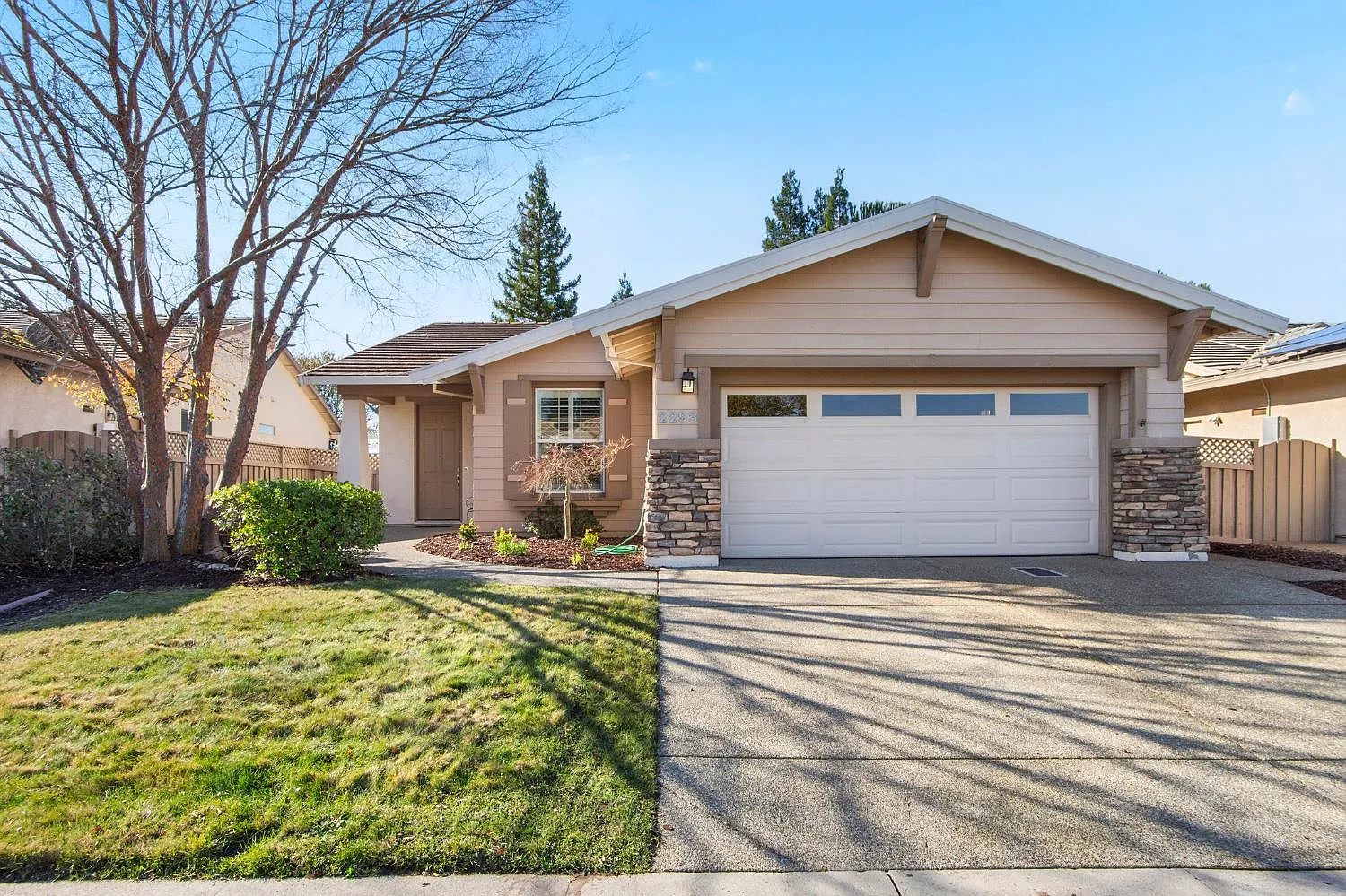 2293 Swainson Ln photo 1