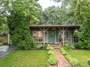 2S677 Wembly Dr, Warrenville, IL 60555