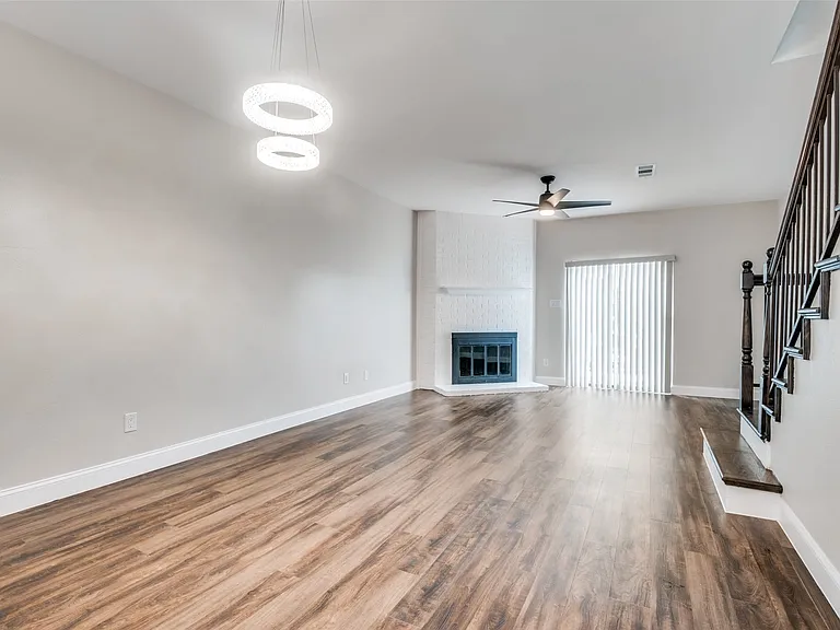 202 Samuel Blvd #C-2 — Photo 8