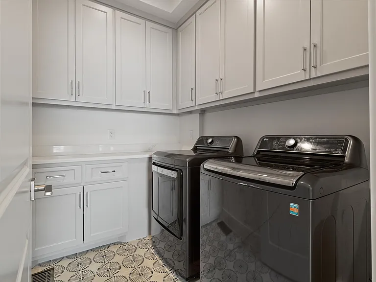 6255 Belmont Ave — Photo 22