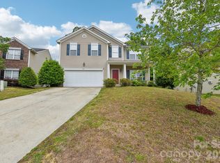 8718 Buttonwood Ct, Charlotte, NC 28215