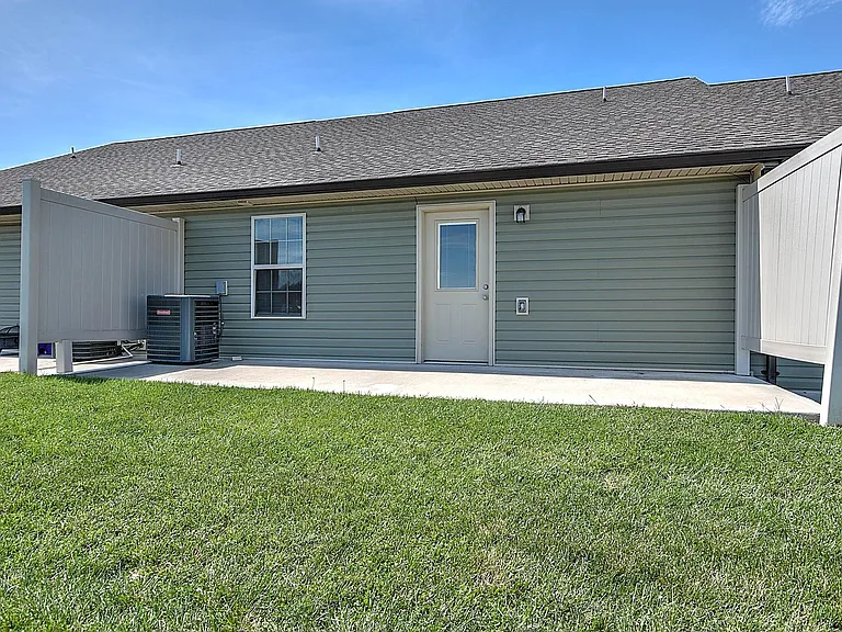 52 Sutter Pl — Photo 26