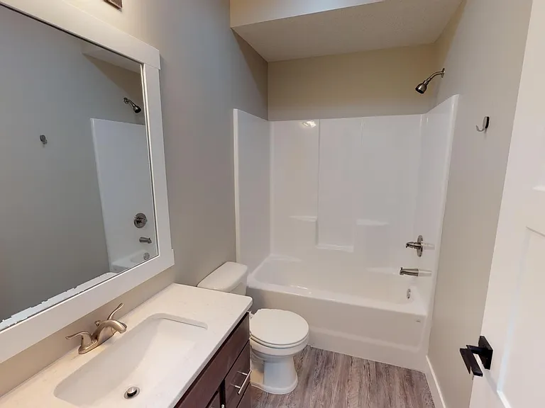 801 W Cedar St — Photo 87