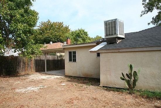 2nd image of 5538 Bradford Dr