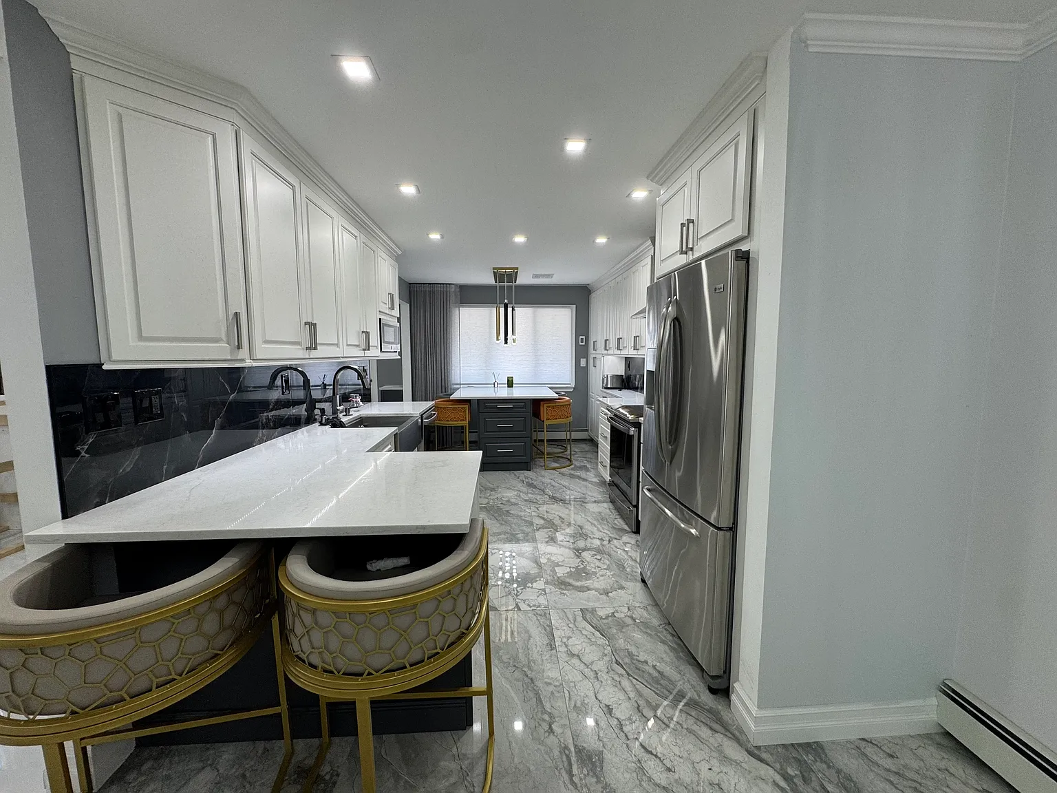 2 bed, 1800 sqft, $4,900 — Photo 1