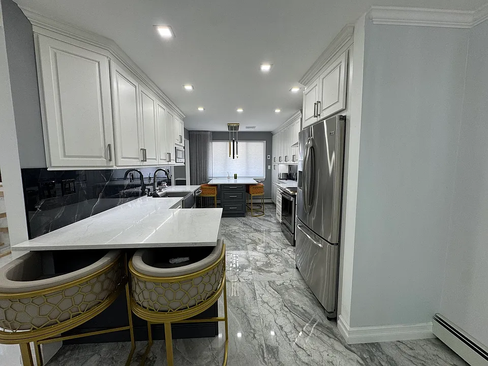 285 S Broadway #D