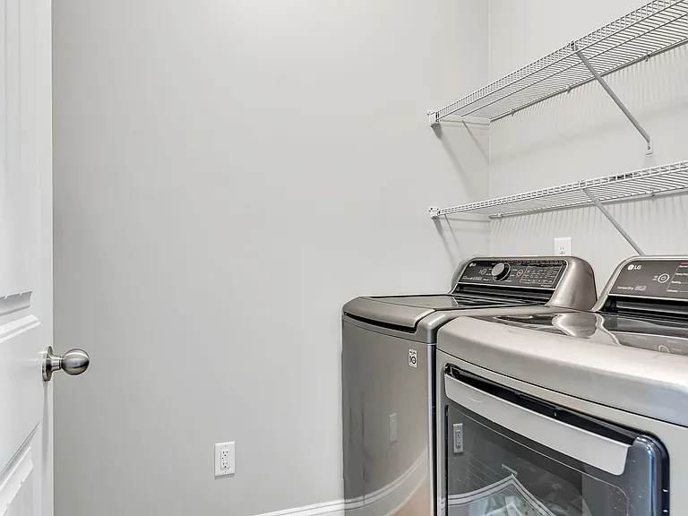 1477 Channing Dr — Photo 28