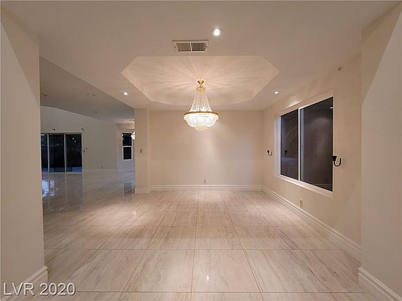 5th image of 2700 Monrovia Dr