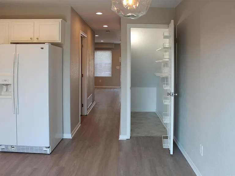 Oakcrest Cir — Photo 6
