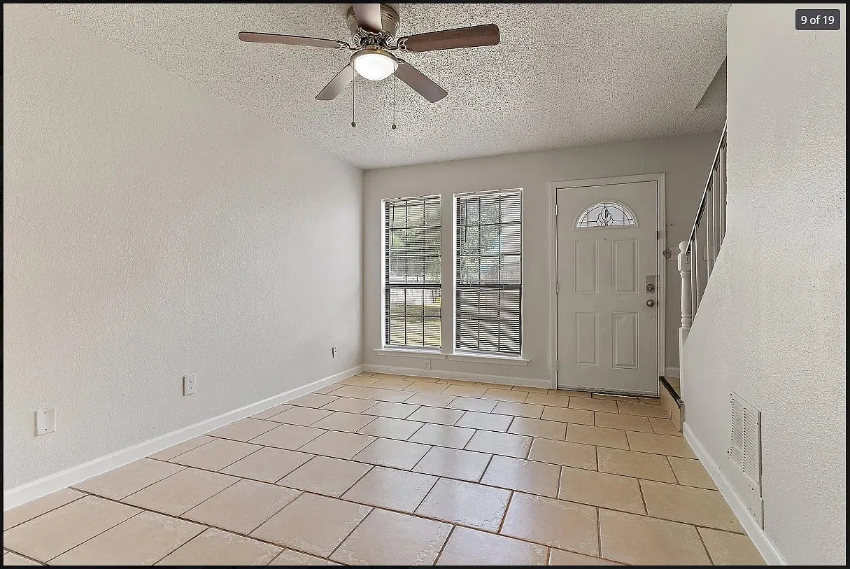 2 bed, 1.5 bath, 780 sqft, $1,300 — Photo 4