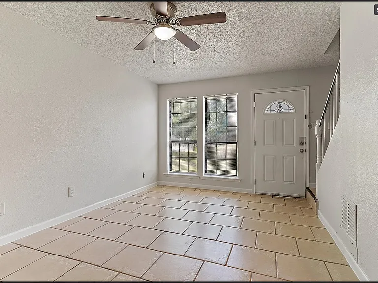 4939 Miller Ave #4939 — Photo 4