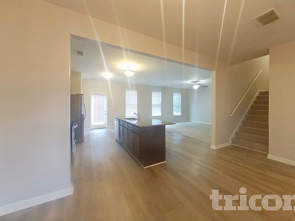 4th image of 142 Daisy Cir