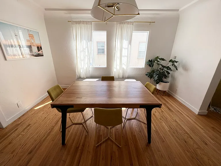 2832 S Rimpau Blvd — Photo 12