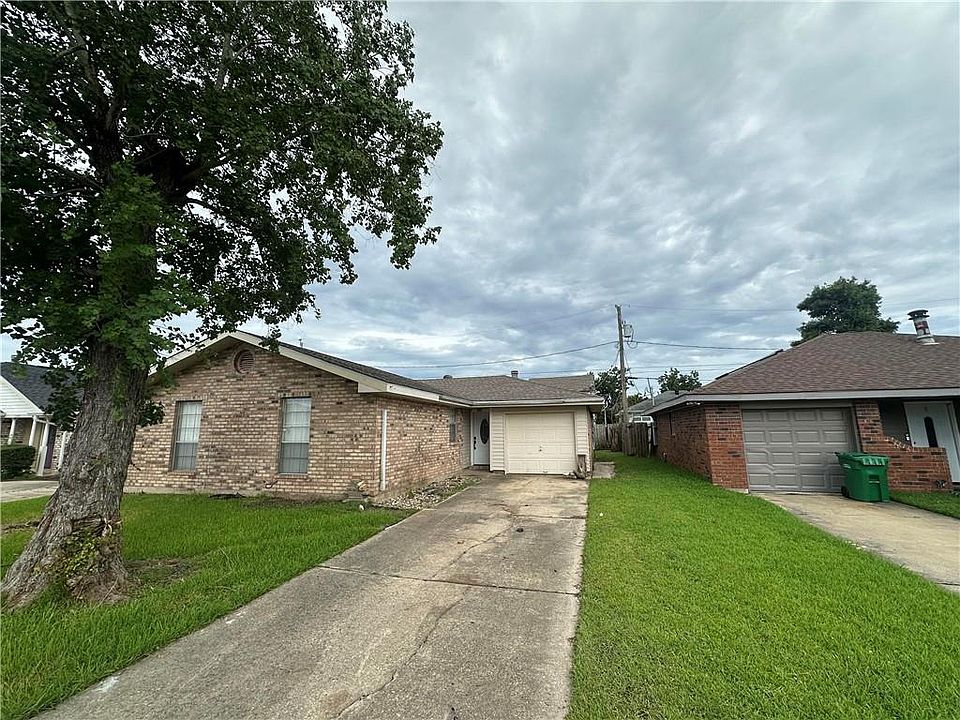 1st image of 2405 Williamsburg Dr