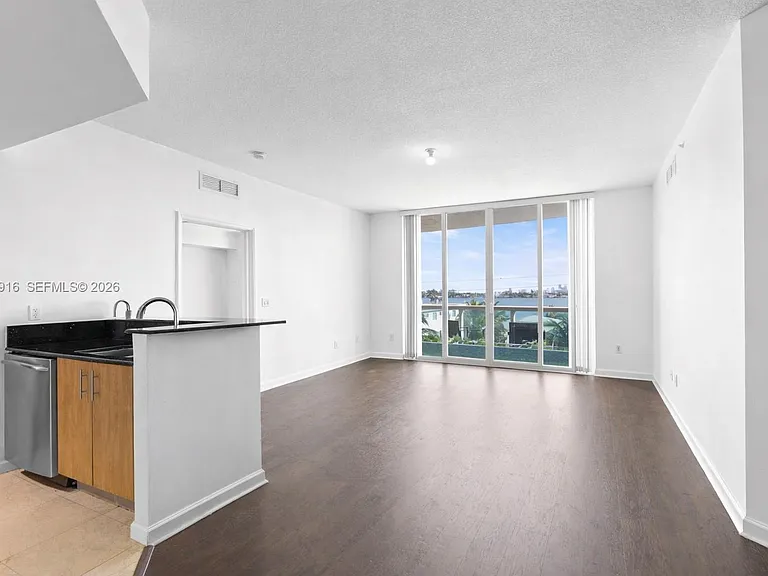 7910 Harbor Island Dr #402 — Photo 5