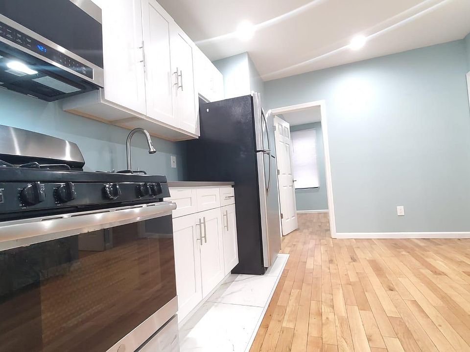 1st image of 2440 Walton Ave #3