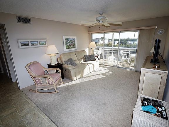3rd image of 330 Kon Tiki Dr APT B8