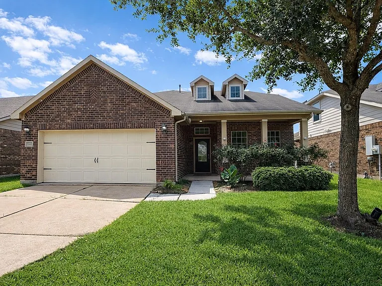 11922 Harristown Dr — Photo 2