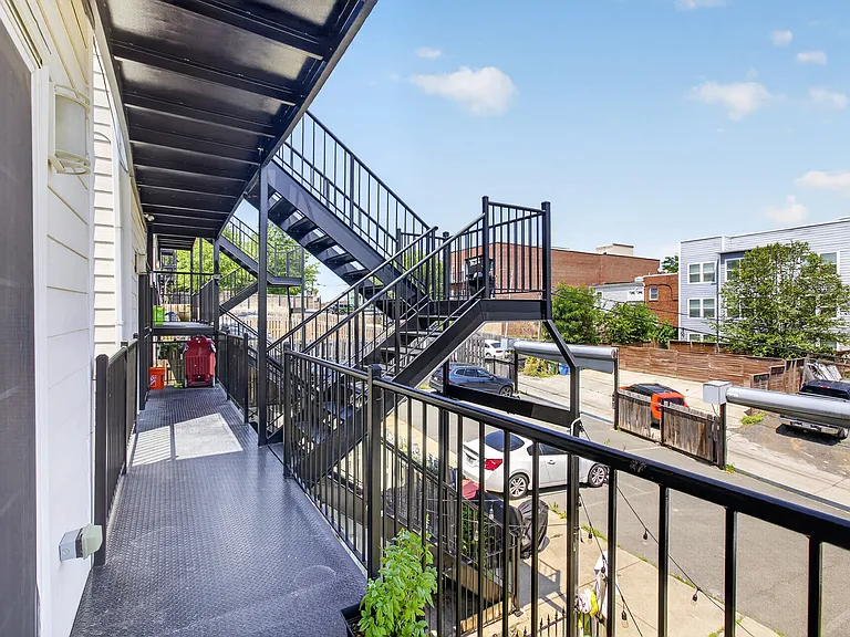 1917 2nd St NE #201 — Photo 11