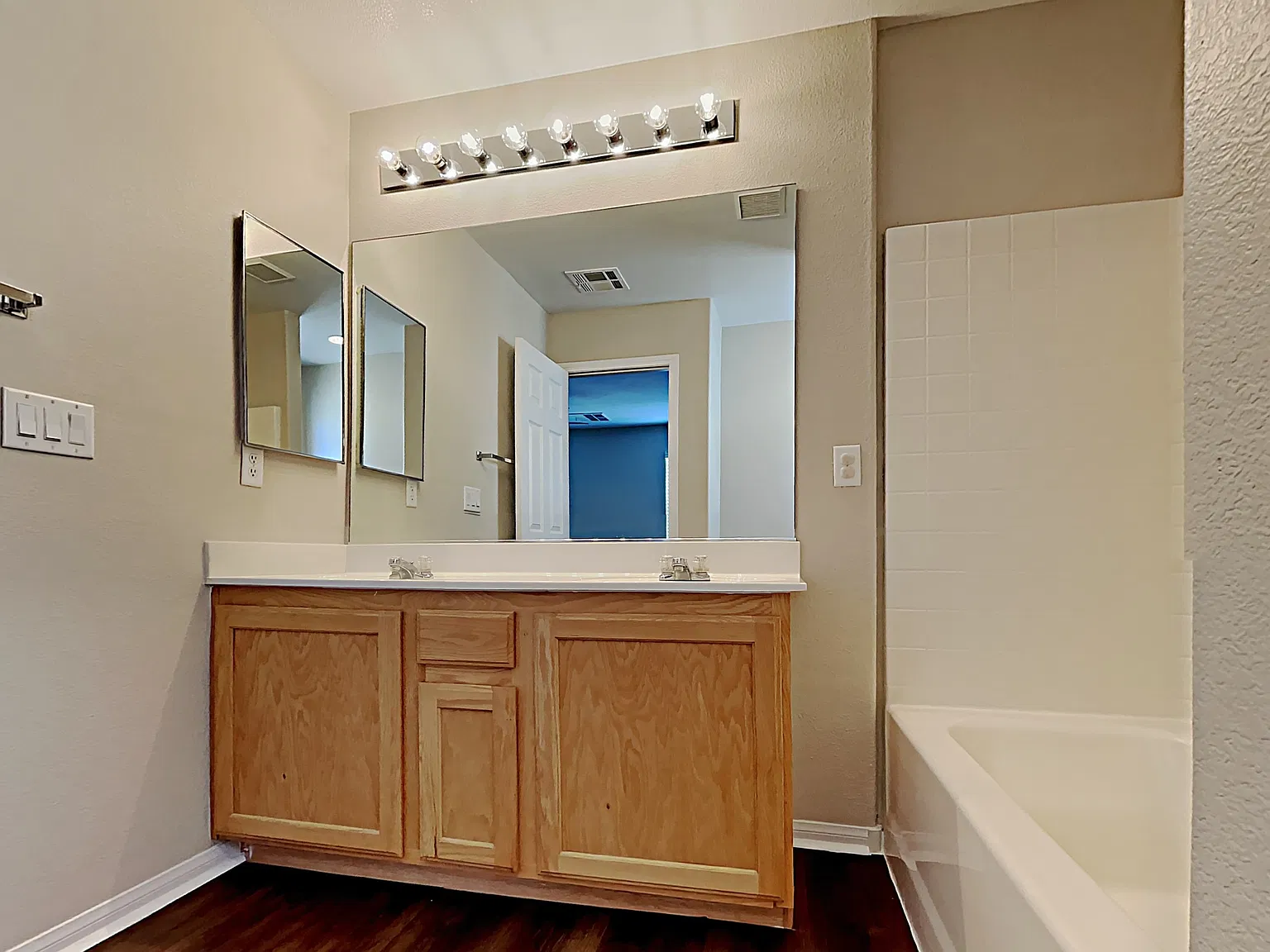 10339 Ladybug Bend St — Photo 4