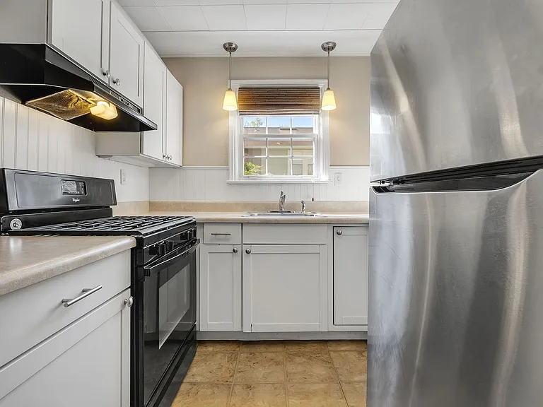 810 N Duval St #A — Photo 11