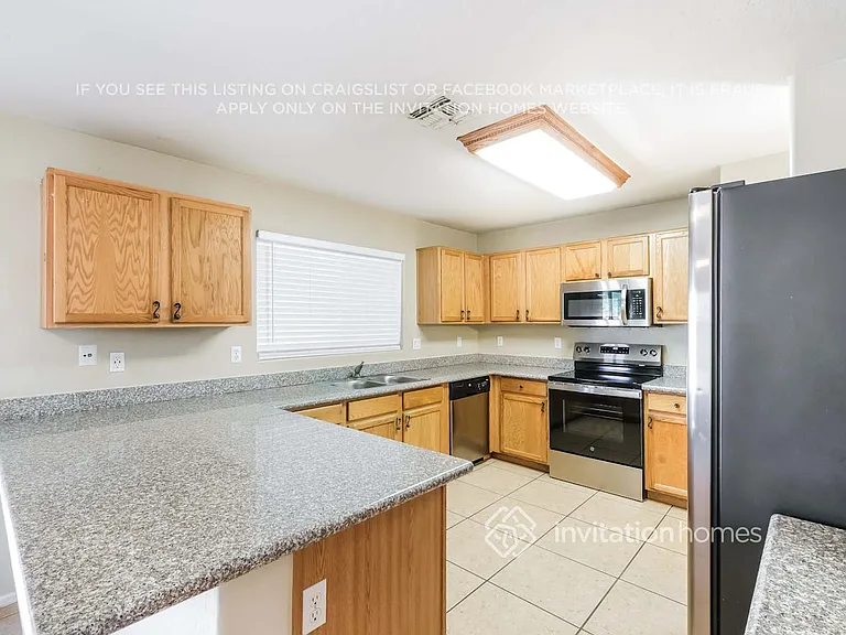 8134 W Hilton Ave — Photo 7