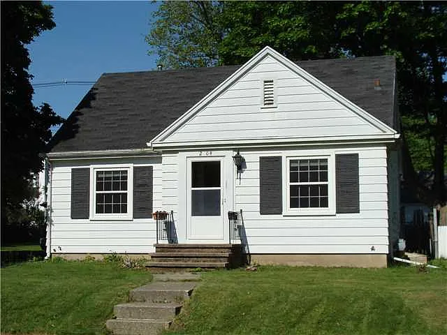 2404 Harding Ave photo 1