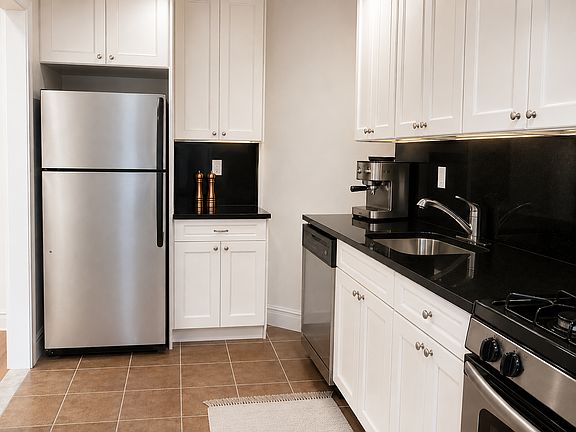 4th image of 521 W 122nd St APT 34