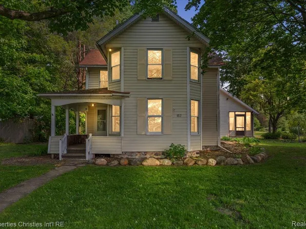 157 E Elmwood Ave, Leonard, MI 48367