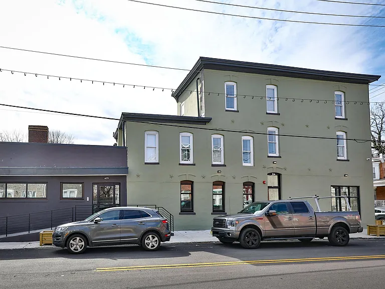 400 W Penn St #3 — Photo 22