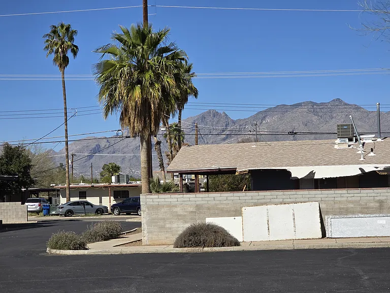 Beautiful Mountain Views from front of Town Home