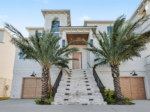 426 81st St, Galveston, TX 77554