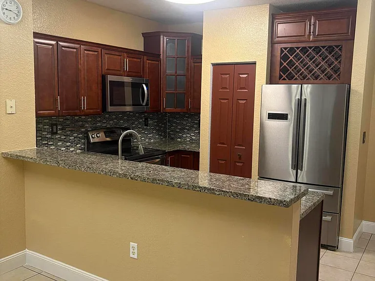 6606 Catalina Ln — Photo 8