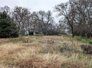 408 E Locust St, Whitewright, TX 75491