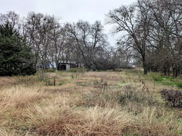 408 E Locust St, Whitewright, TX 75491