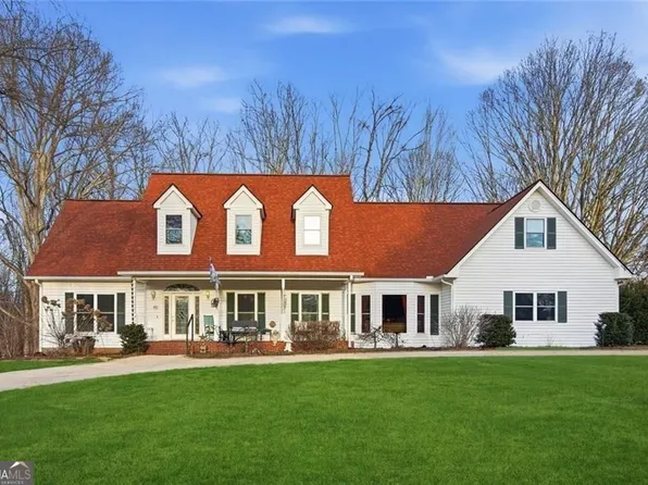 124 Golden Autumn Dr, Dahlonega, GA 30533