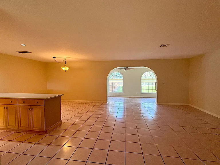 514 SW North Carolina Dr — Photo 8