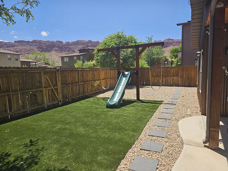 1110 E Bonita St — Photo 29