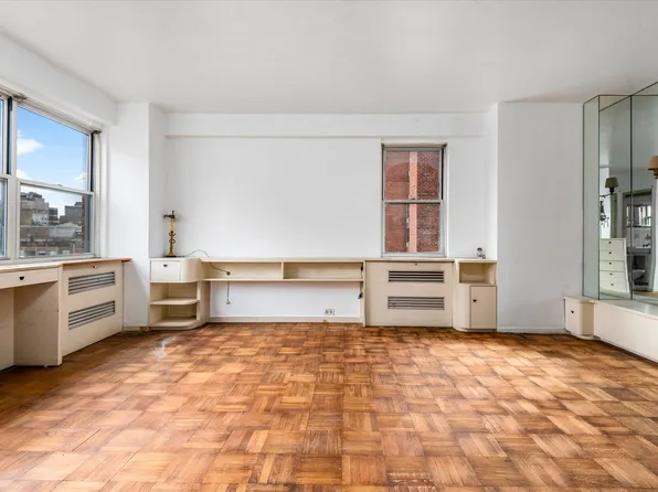 300 East 71st Street image 5 of 13