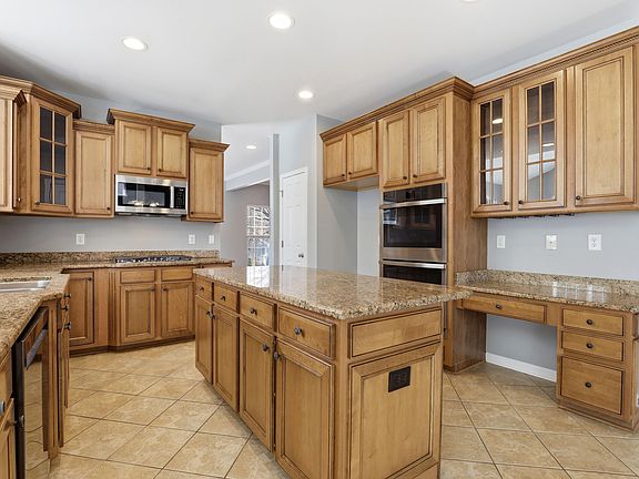 3rd image of 2202 Spacious Skies St